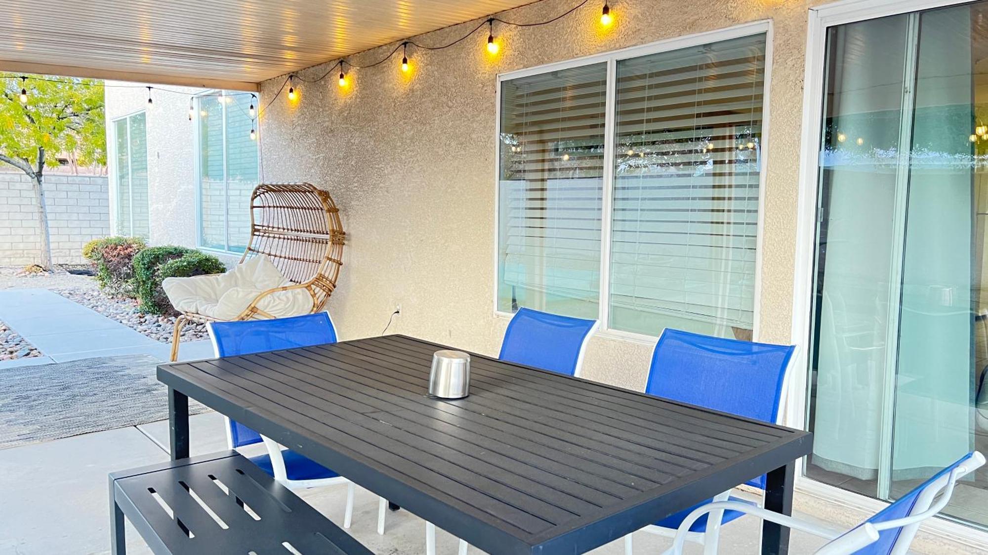 Grand Home With Pool Holiday home Las Vegas