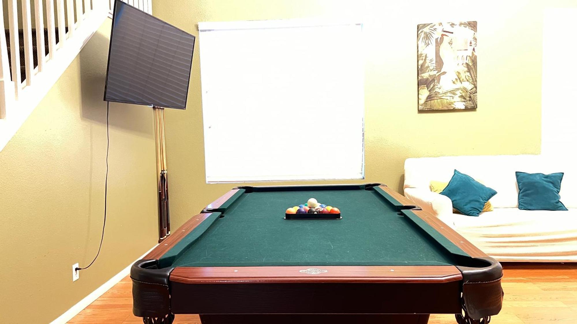 Holiday home Grand Home With Pool *