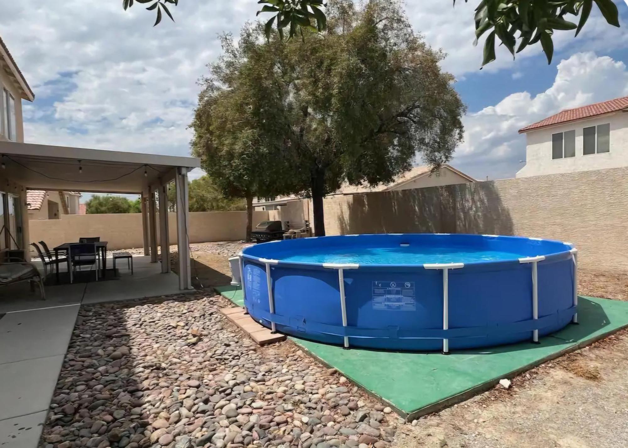 Holiday home Grand Home With Pool